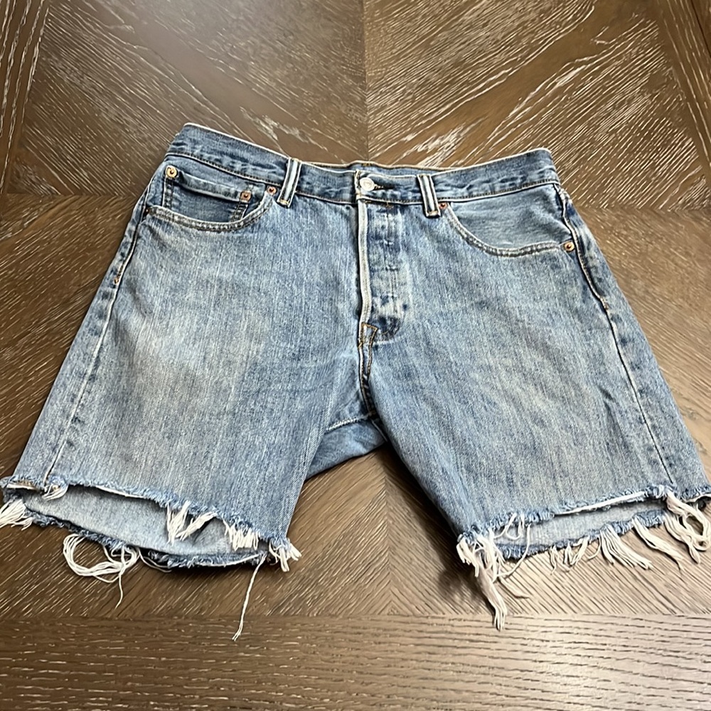 Vintage Levi’s 501 blue denim reworked cut off jean short unisex 7”